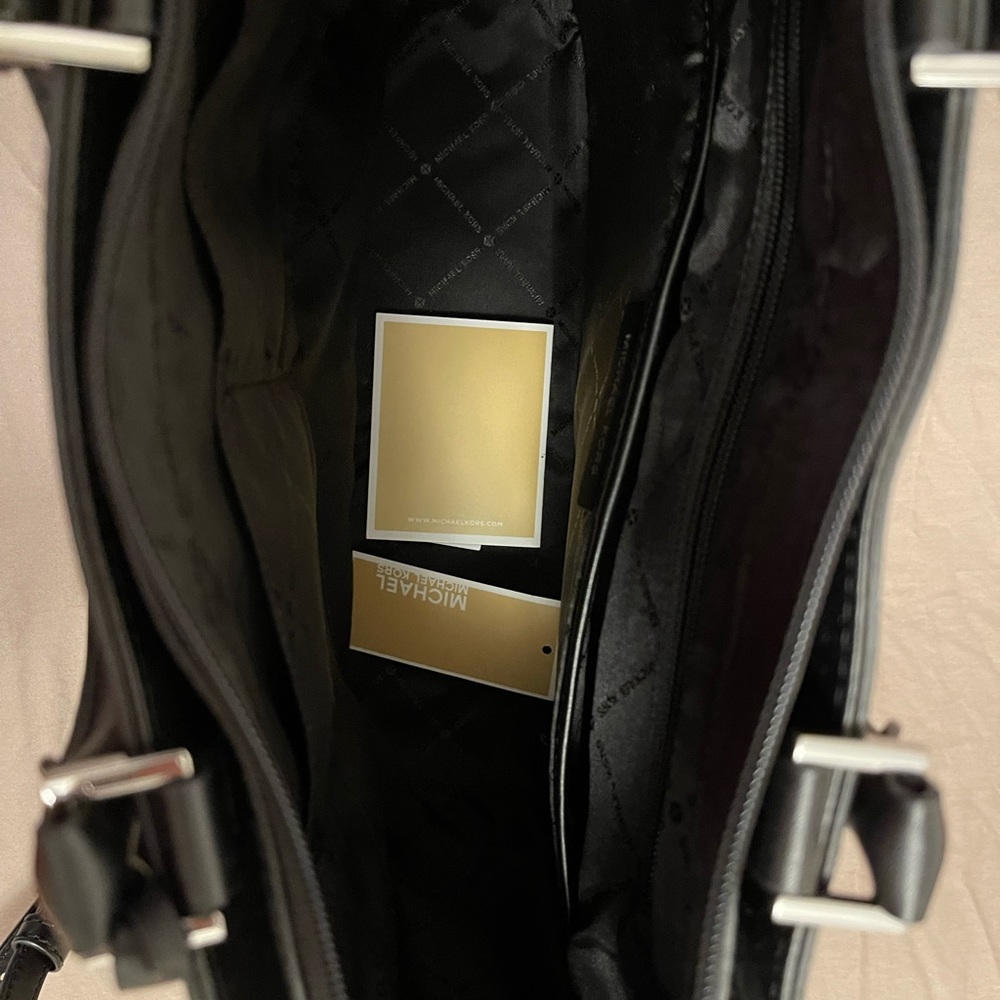 COPY - Michael Kors purse - Picture 3 of 9